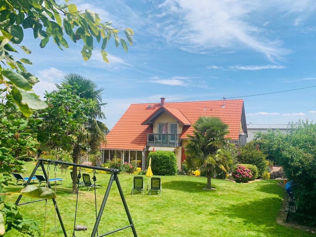 Gaestehaus Helbighof Neustadt an der Weinstraße Exterior foto